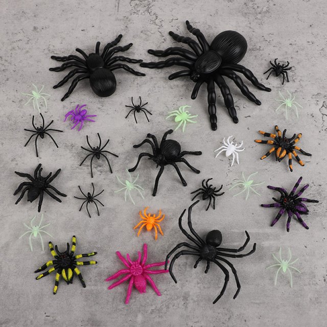 Realistic Plastic Spiders Halloween Decoration 70pcs