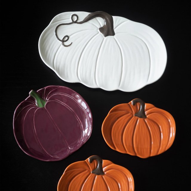 Nordic Halloween Hand-Painted Pumpkin-Shaped Ceramic Plate - Fall Dining Decor