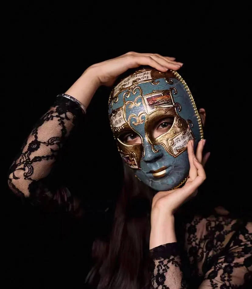 Vintage Style Full Face Mask for Halloween & Theatre Performances - Image 5