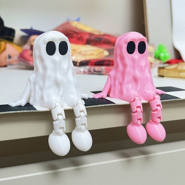 Cute 3D Printed Ghost Ornament - Movable Fidget Toy for Halloween Decor