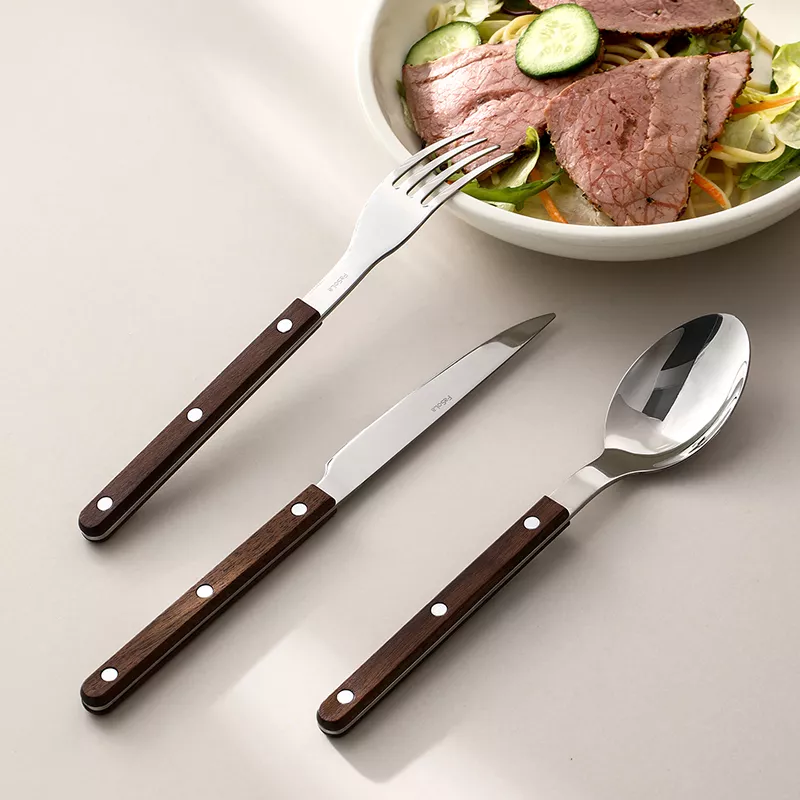 8539-ff145c.webp