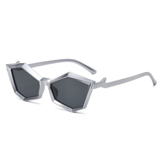 Polygonal Y2K Sunglasses for Trendy Halloween Fashion